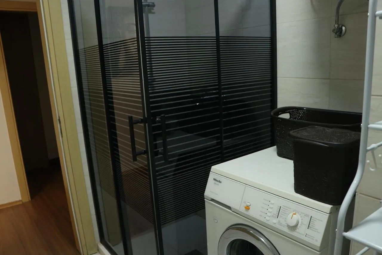 Pine Apartment Tirana